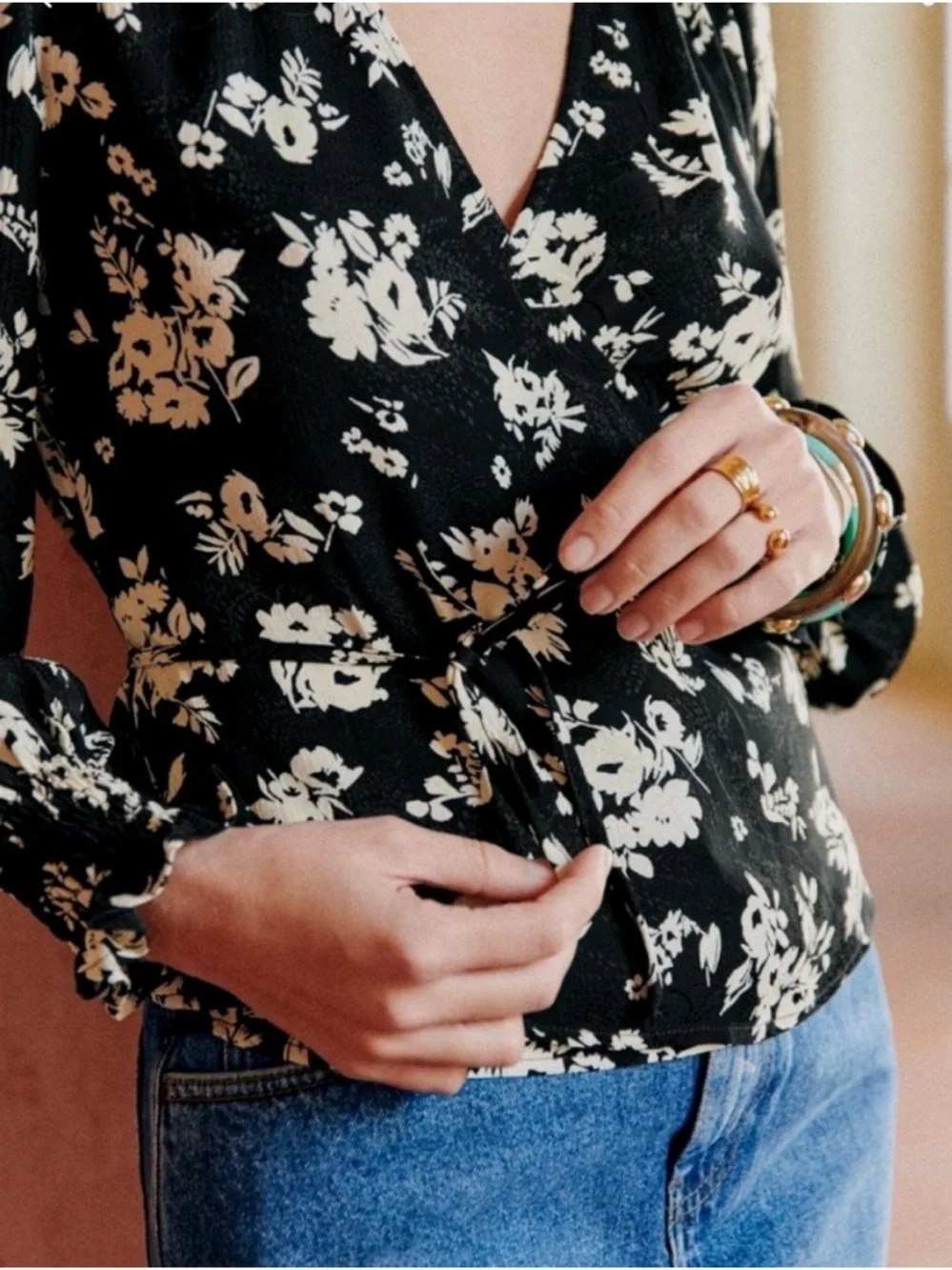 Sézane Dafne Black and Cream Floral Wrap Blouse Size 4 - Picture 3 of 11